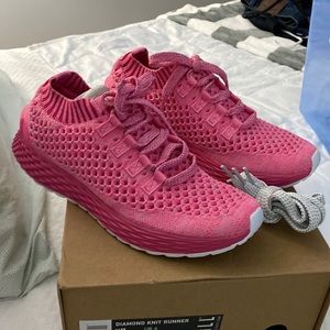 No Bull - Diamond Knit Runner, NEW